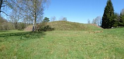 Site fortifié d'Escorailles, Cantal (Cliché : J.-P. Usse).